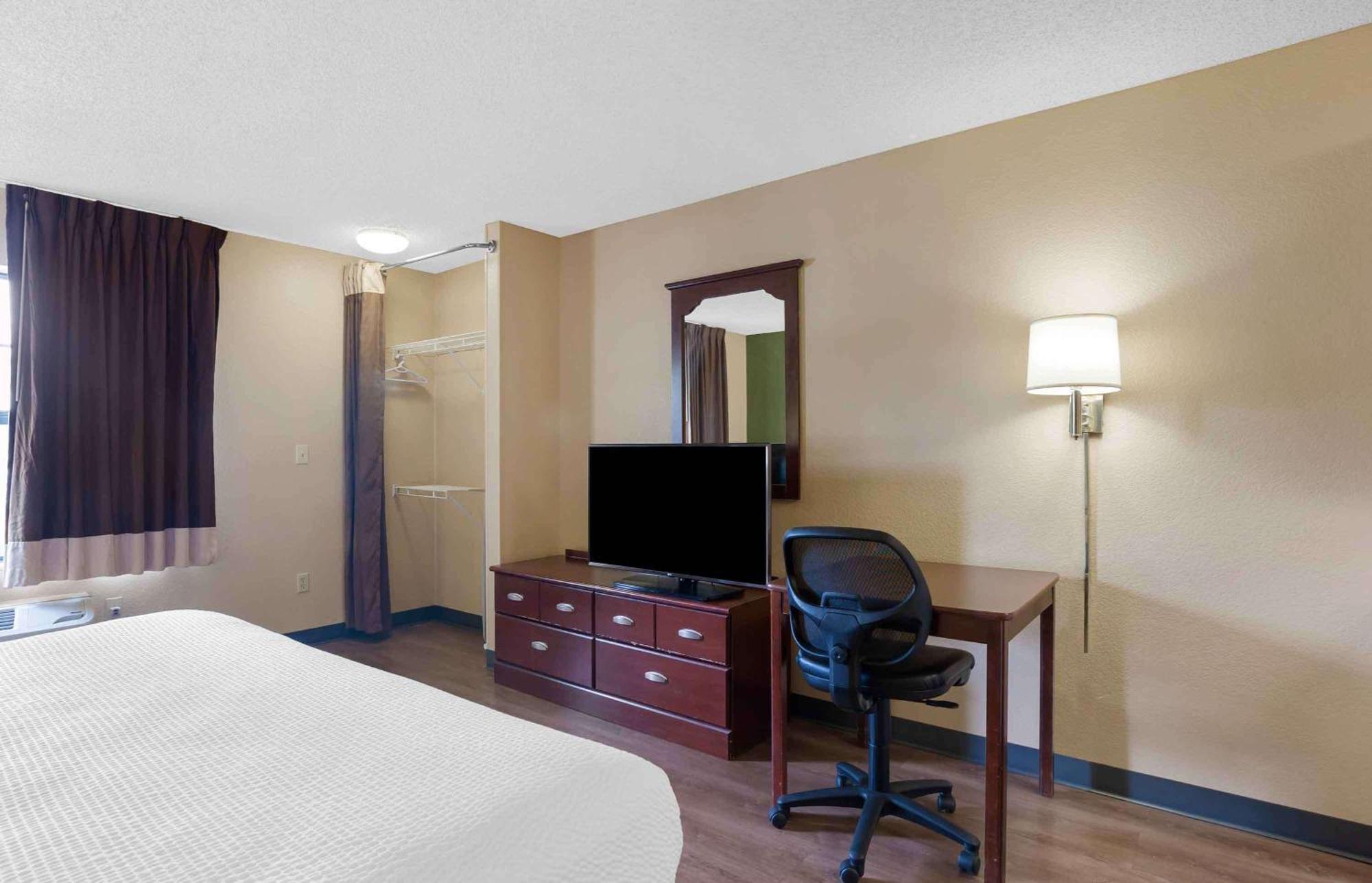 Extended Stay America Select Suites - Jacksonville - Lenoir Avenue East Exterior photo