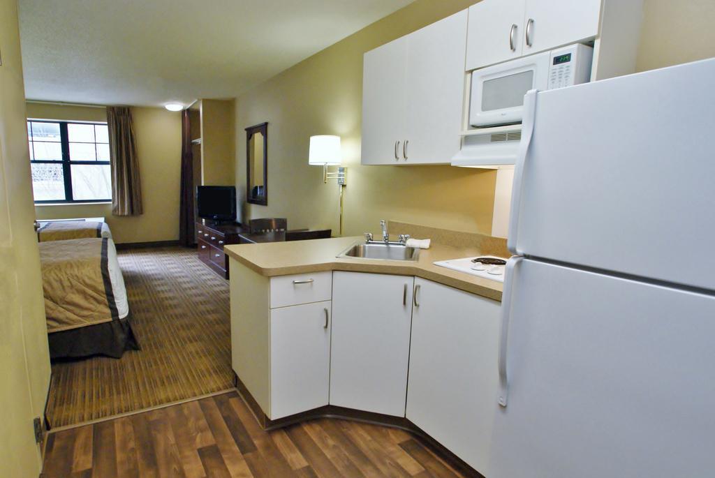 Extended Stay America Select Suites - Jacksonville - Lenoir Avenue East Exterior photo