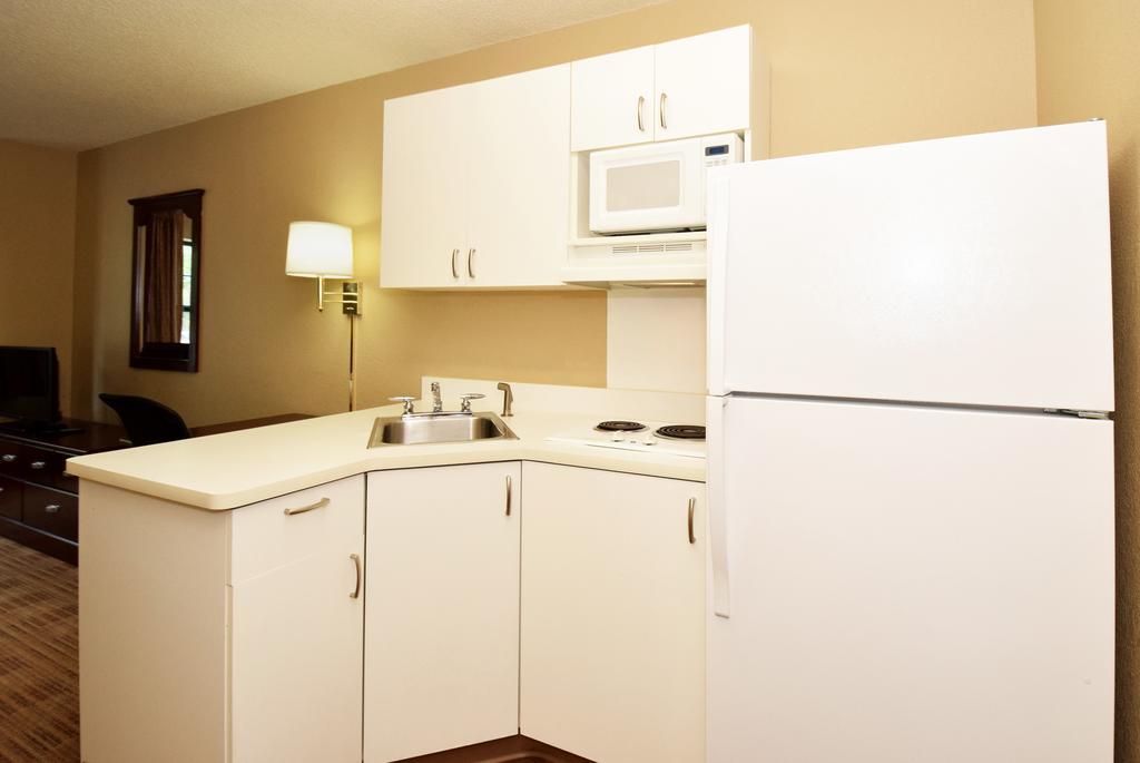 Extended Stay America Select Suites - Jacksonville - Lenoir Avenue East Exterior photo